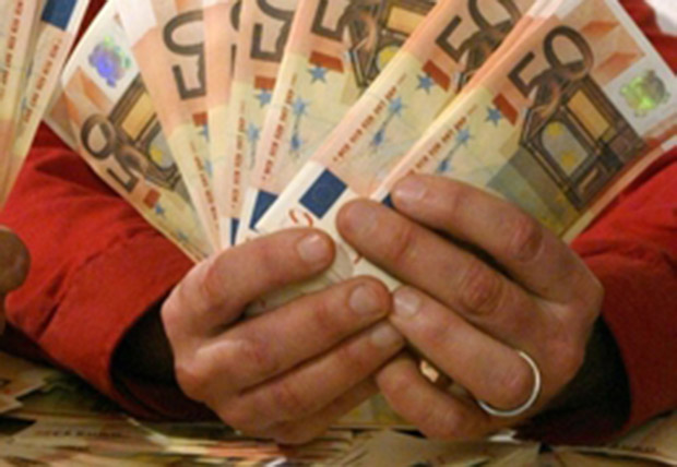 Pri izplačilu regresa za letni dopust se v marsikaterem podjetju zapleta Foto: Oste Bakal